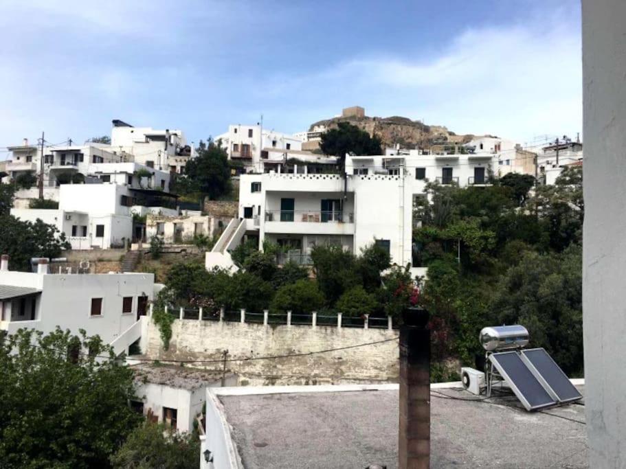 Μονοκατοικία Με Θέα Τη Χώρα 스키로스 외부 사진