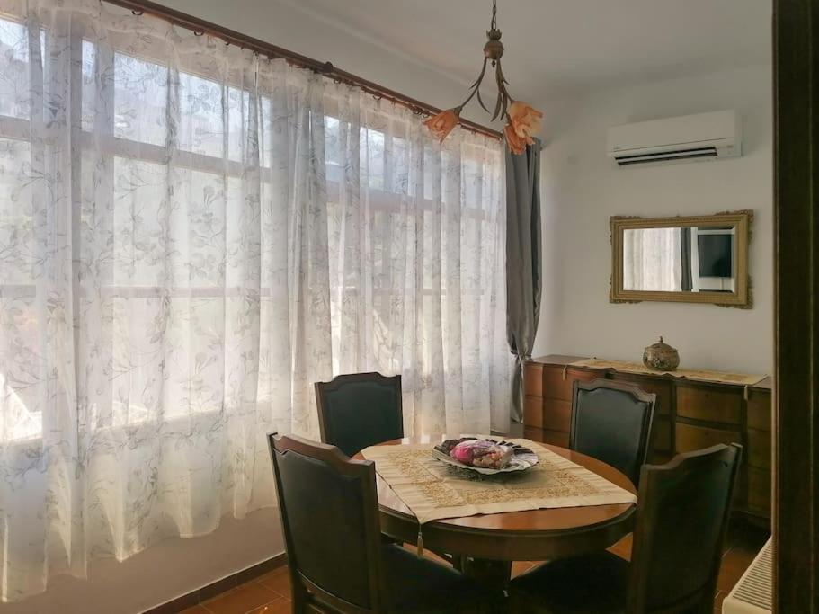 Μονοκατοικία Με Θέα Τη Χώρα 스키로스 외부 사진